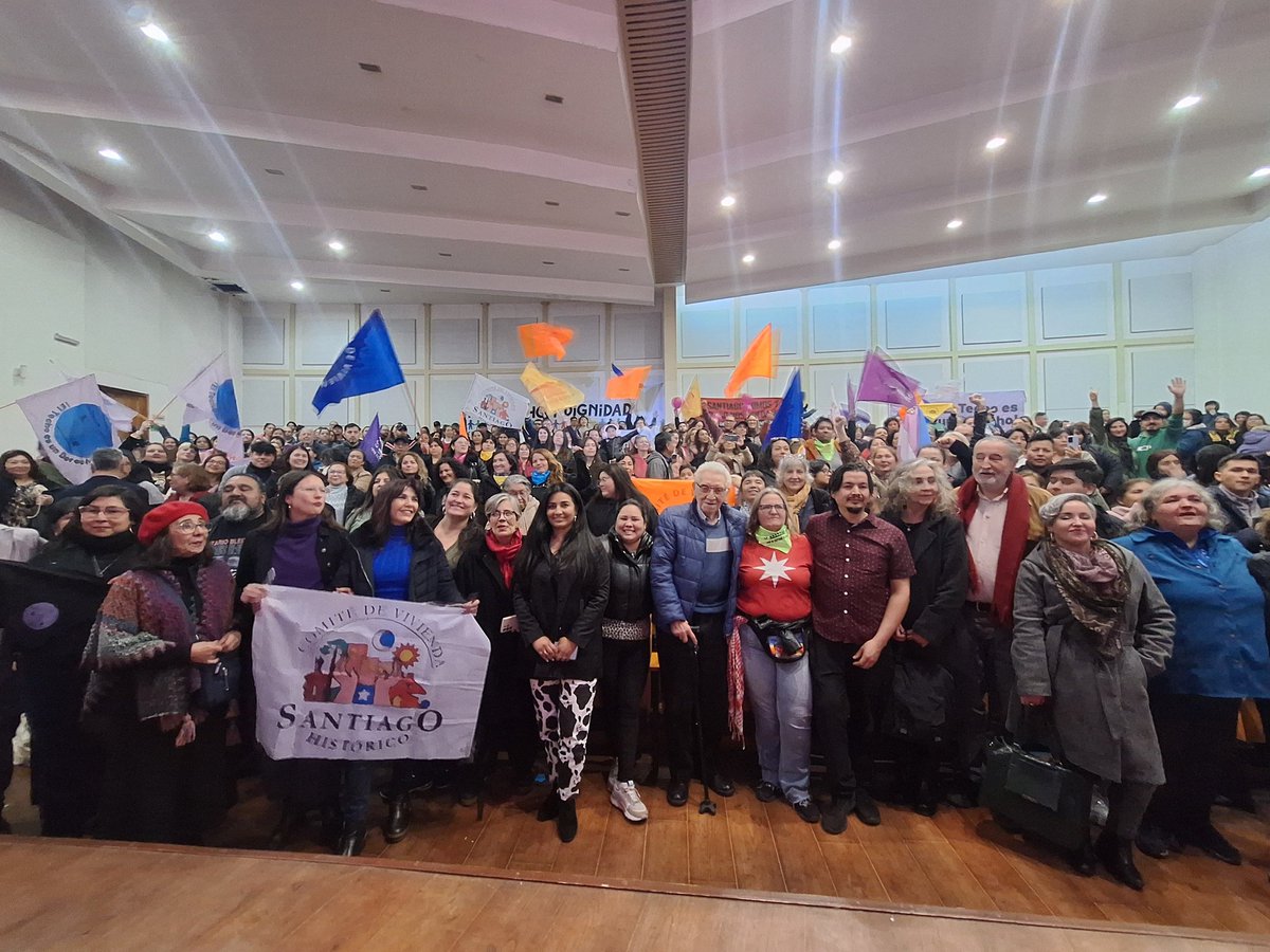 La hicimos!!!
Después de 8 años de lucha se da inicio al proyecto "Santiago Multicolor"
Más de 600 familias de la clase trabajadora tendrán vivienda digna en la comuna de Stgo 
Grandes <a href="/StgoMulticolor/">Santiago Multicolor</a>
#derechoalavivienda 
#arribalxsqueluchan 
#SantiagoCentro