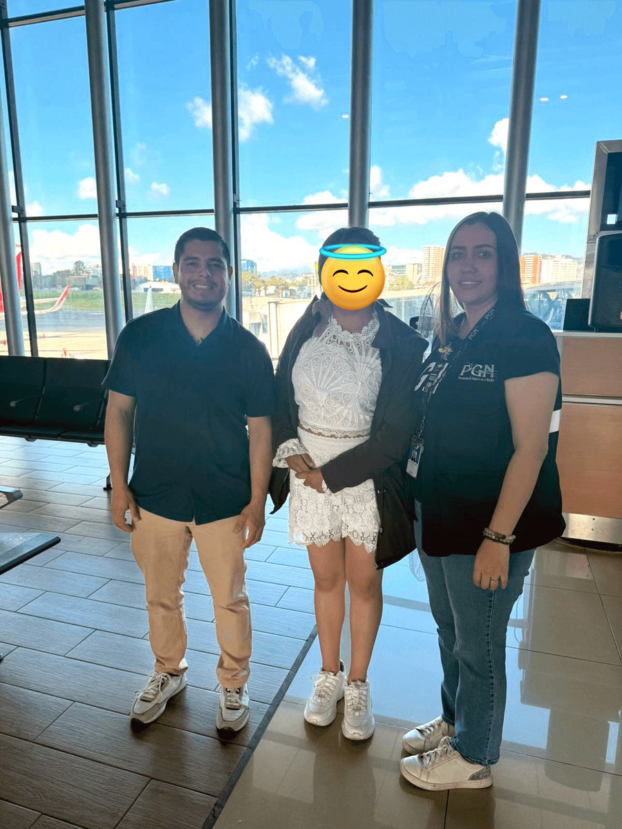 ConsulMexGuate's tweet image. Ayer se realizó exitosamente, en coordinación con la @FGR_Tlax, la repatriación de una adolescente originaria de #Tlaxcala, quien se encontraba en situación de vulnerabilidad en 🇬🇹. 

La joven fue trasladada a 🇲🇽, donde recibirá atención integral y especializada por parte del…