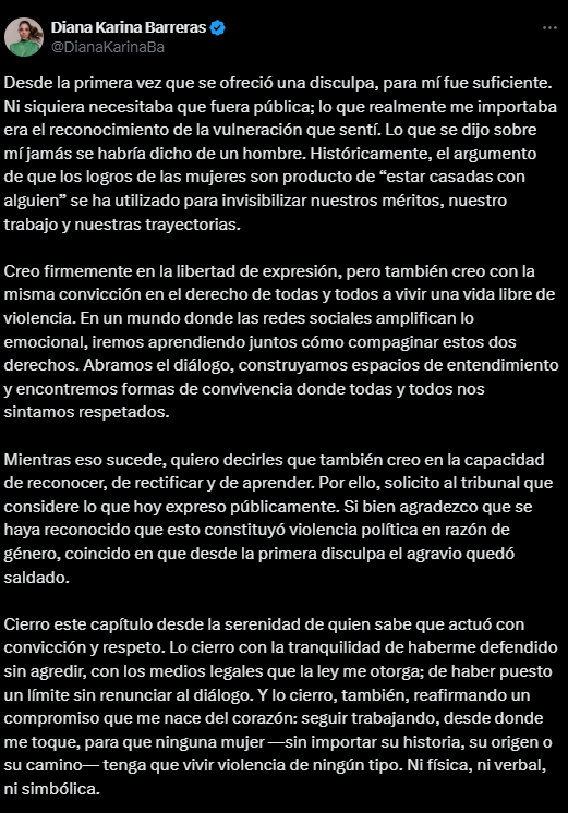 Juan_OrtizMX's tweet photo. 🗳📌 DIPUTADA DEL PT, DATO PROTEGIDO, PIDE CAMBIAR SENTENCIA DEL TRIBUNAL CONTRA KARLA ESTRELLA…

La diputada DATO PROTEGIDO pidió al Tribunal Electoral que “reconsidere” su resolución… mediante un tuit.

El problema, al parecer, es que la resolución ya es definitiva e inatacable.

Y se trata de una orden clara: la ciudadana Karla Estrella debe disculparse públicamente durante 30 días por violencia política de género.

Barreras dice en su carta pública que la primera disculpa fue suficiente y que no necesita más.

Aunque también deja en manos del Tribunal una decisión que legalmente ya fue tomada. 

Esto ocurre justo después de que la presidenta Sheinbaum calificara de “excesiva” la sanción.

La situación ha escalado a niveles insólitos, 

Las disculpas se publican cada día con el texto “Te pido una disculpa, DATO PROTEGIDO”, lo que ha desatado furia en las redes.

Más allá del tuit, la diputada DATO PROTEGIDO parece decir que su palabra en redes debe tener efectos jurídicos… en una sentencia firme. 

En fin.