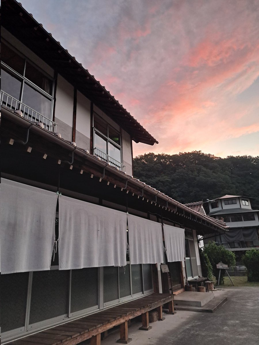 MitsuyaKohno's tweet image. おはよー☀️🙋❗
今日はIZAKAYAこい酒場!😆👍️❤️
来てね~⤴️
出羽川産ウナギの"ひつまぶしおむすび"あります😋