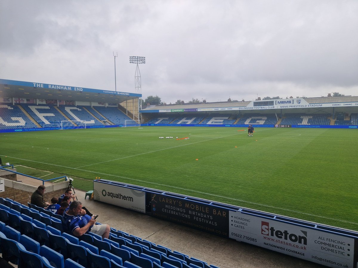 ChloePower99's tweet image. First time going to @TheGillsFC shame about the score but had a great day!