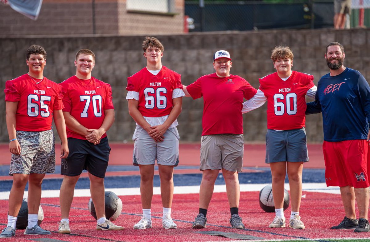 LinkIINate's tweet image. Had a great time helping out at the @MiltonEagles_FB and @LebbeusO Feeder Camp this week with a great group of Teammates and Coaches ! @LandonGhea2029 @ColtMixon @HarrrisonSutton @CoachRMWilliams 

@CoachBenReaves @CoachBentley_ @coach_minton @CoachRubino88