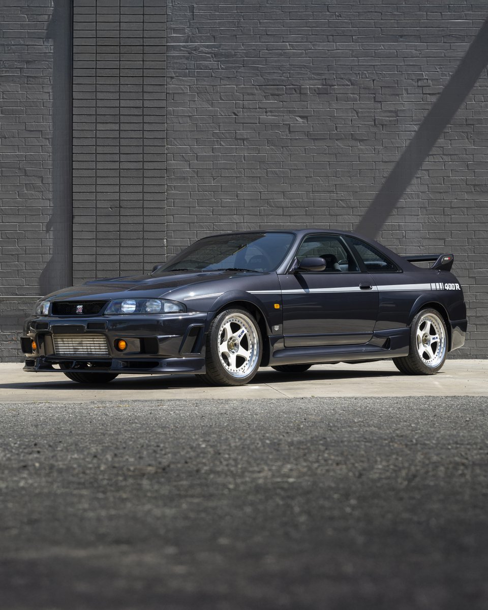 rmsothebys's tweet image. One of the rarest Skylines ever made.
Just 44 NISMO 400Rs left the factory. Only 40 are known to survive.
Built as a Le Mans-inspired road car with a 400 PS RB-X GT2 engine, carbon and titanium components, and wheels lifted straight from the LM GT1 racer, it was Japan’s defiant…
