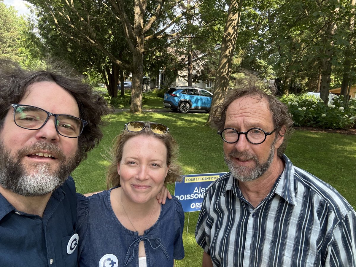 PLuc_Brillant's tweet image. Journée de porte-à-porte très concluante aujourd’hui dans Arthabaska! Nous avons rencontré de nombreux sympathisants du @partiquebecois et de @boissoal, dont M. Ricard de Victoriaville. Ça promet pour le 11 août!