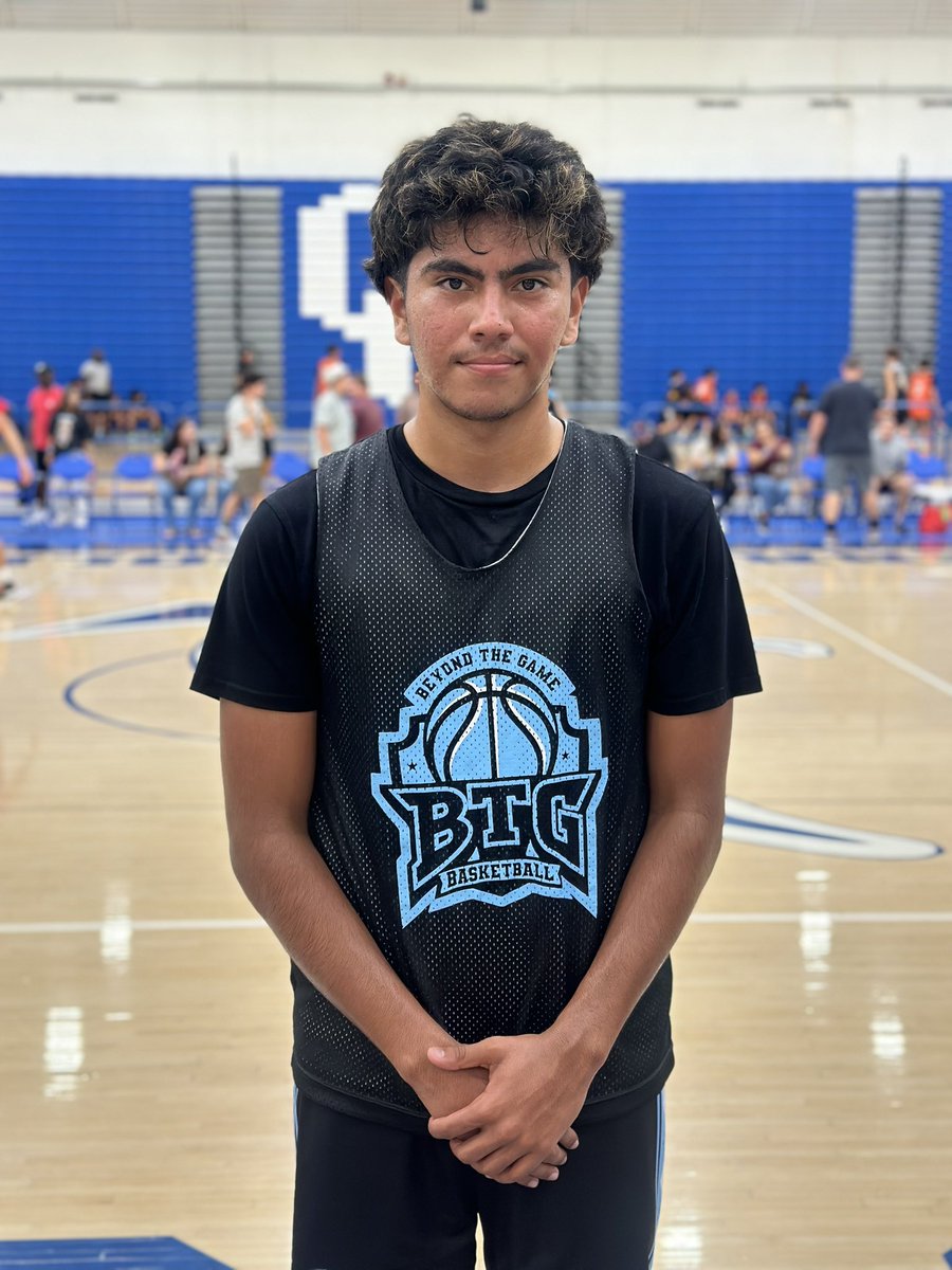gteusabb's tweet image. Andy Perez
Venice High School
C/O 2026

Andy played well today, contributing to the team’s victory. He secured crucial rebounds that propelled the team’s offensive efforts. His precise passes found his teammates in scoring positions.