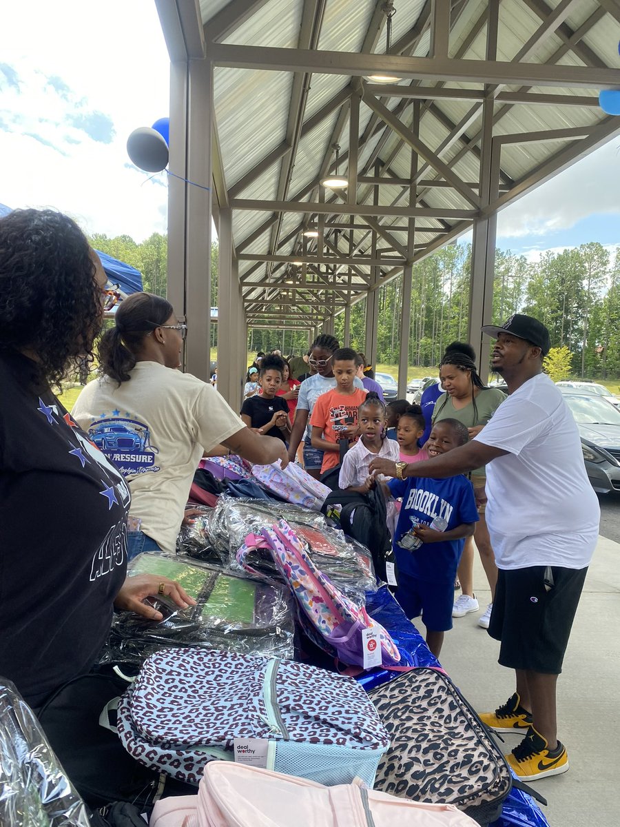 What an amazing turnout!Over 300 book-bags given out! 
Free food, face painting, bounce houses! A time was had at <a href="/BCE_HCS/">Birch Creek Elementary</a>! Huge thank you to Applyin Pressure for making this all happen!  <a href="/SJacksonEDU2/">SJacksonEDU2</a> <a href="/dr_tiffanyl/">Dr. Tiffany L. Wheeler</a> <a href="/kvt_11_3/">Kevin Van Tone</a> <a href="/KrystalShaw9/">Krystal Shaw</a>  <a href="/DrKeshaJones1/">Dr. Kesha L. Jones</a>