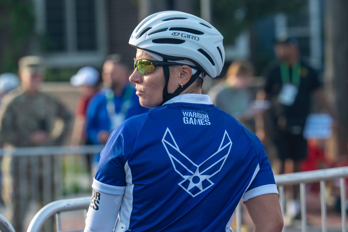 AFW2's tweet image. 🚴♂️What a day racing recumbent, hand cycles and upright bicycles at the 2025 Warrior Games!
#TeamAirForce fans cheered along the track and helped push our Warriors to the finish line.
🏀Up next - pool play for wheelchair basketball 🏀
#cycling #StrongerTogether #limitless