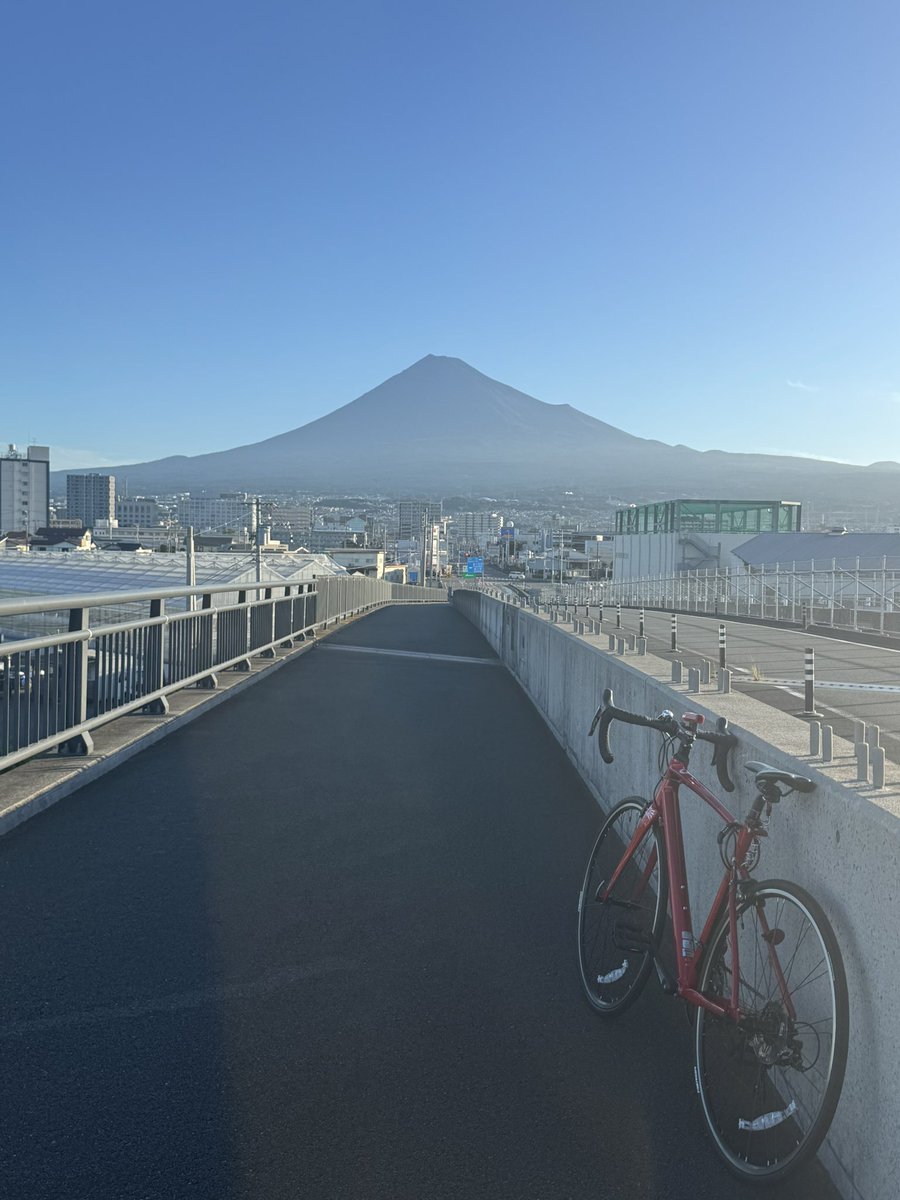 おはようございます☀
早安😊