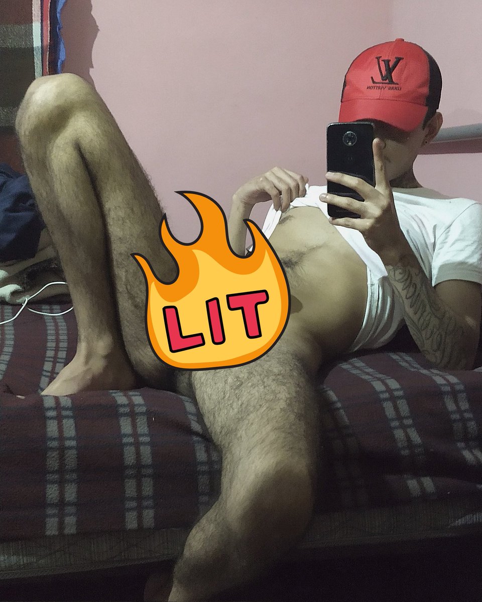 Playbboy691's tweet photo. Ocupo unas mamadas de verga a la perra voz.🔥😴
RTw + https://t.co/hIAZUI3WIm