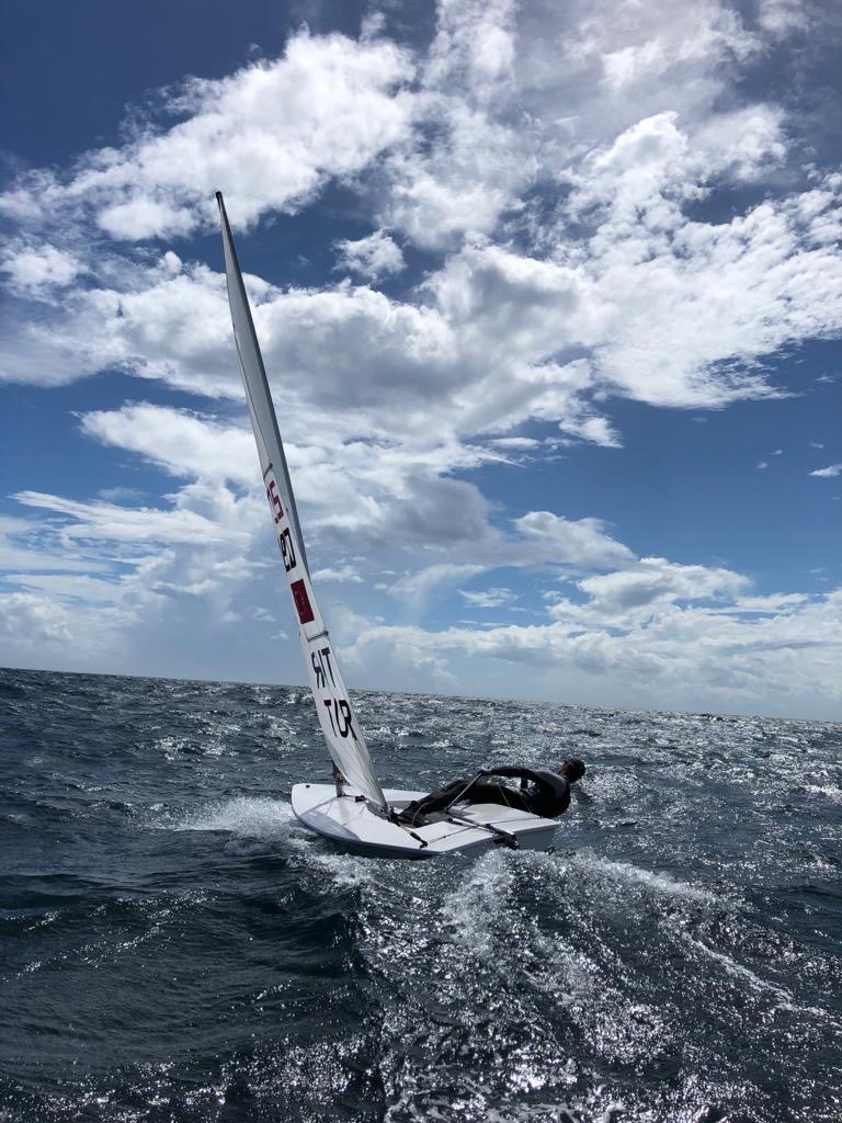 Fenerbahçe yalnızca futbol değildir; gençlerimizi yarına taşıyan dünyanın en iyi spor kulüplerinden birisidir..
19.07 sonsuza kadar 💛💙