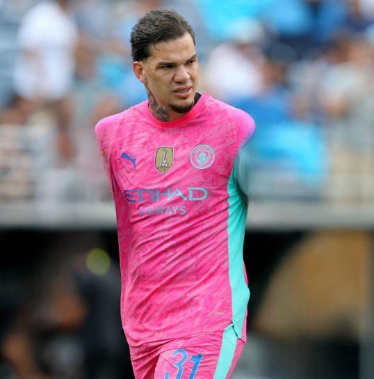 Anlık bütün Manchester City taraftarları Ederson için bu fotoğrafı paylaşıyor