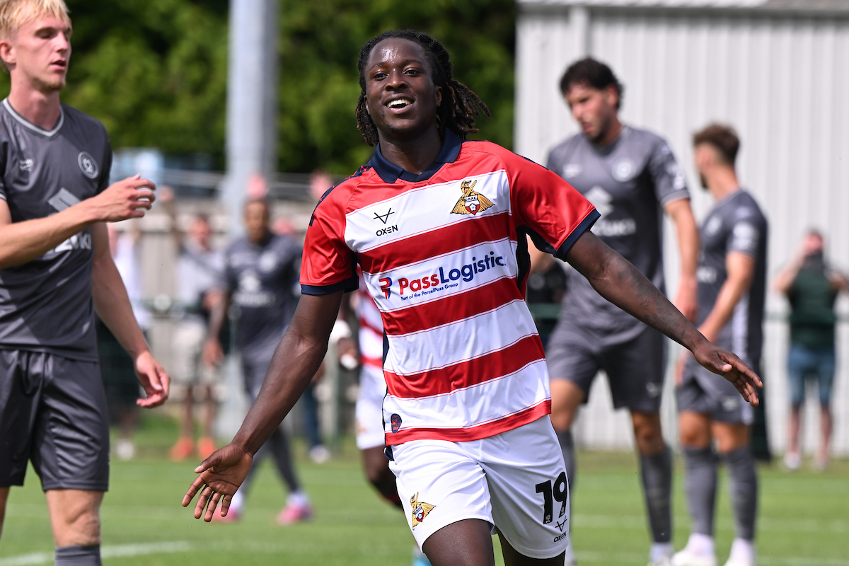 🎥 Pitchside | MK Dons (A)

A few attacking highlights from our pitchside view away against MK Dons earlier today...

🔗 youtu.be/YsoRTcT9GFw

🔴 #DRFC ⚪