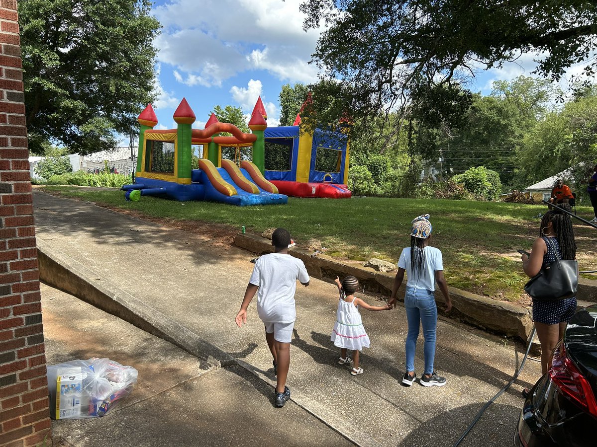 Both Sides of the Gun community event happening now at Lakewood Church. Bringing together both survivors of gun violence and former perpetrators to try and help ppl get connected to resources for gun violence. Also activities for kids in the community. <a href="/FOX5Atlanta/">FOX 5 Atlanta</a>