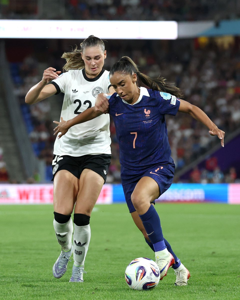 DFB_Frauen's tweet image. Es bleibt beim 1:1 nach 90 Minuten.
Wir gehen in die Verlängerung - bring it on!❤️🔥
#WEURO2025 #FRAGER 1:1
📸 Getty Images