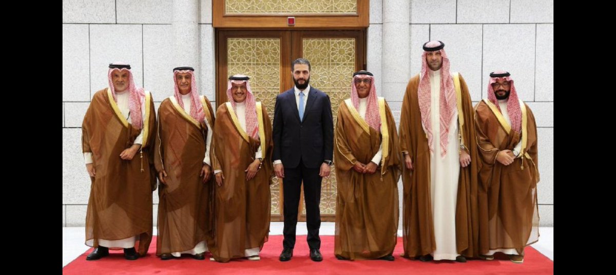 CarolineGlick's tweet image. This is exactly what Hamas did the the kibbutzim on Oct. 7. They sadistically massacred the people and stole everything.
Here they are doing it in #suwaida.
Where is the global outrage?
Meantime, al Julani is yukking it up with the Saudis at his palace.