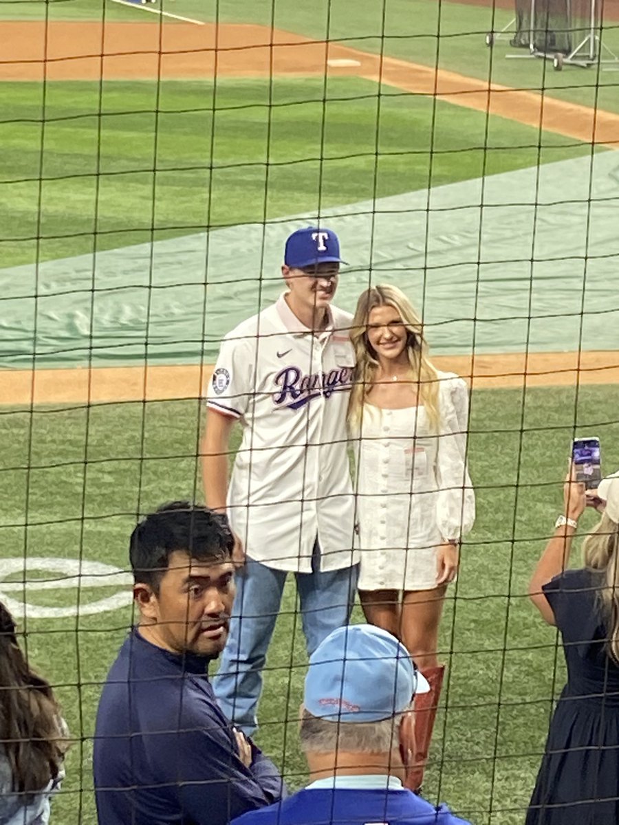 Well, how cool is this? <a href="/KirkSaarloosTCU/">Kirk Saarloos</a> <a href="/TCU_Baseball/">TCU Baseball</a> <a href="/AbeldtBen/">Ben Abeldt</a> <a href="/BarstoolTCU/">Barstool TCU</a>