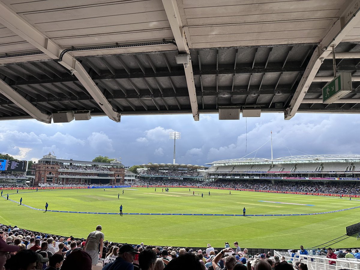 Showers, sunshine and cricket 🌧️☀️🏏 Today had it all. We even had time to pop into the Museum to check the Ashes Urn was safe and sound 🏏📗🕵🏼‍♀️