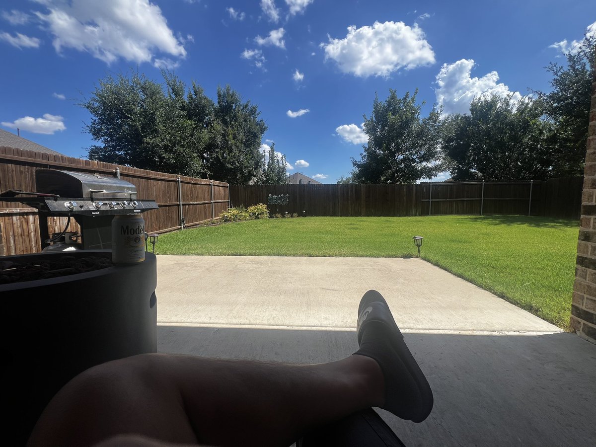 Nacho_Runner_'s tweet image. Get out there and touch some grass. Then run back into the shade because it’s hot as frack in Texas.