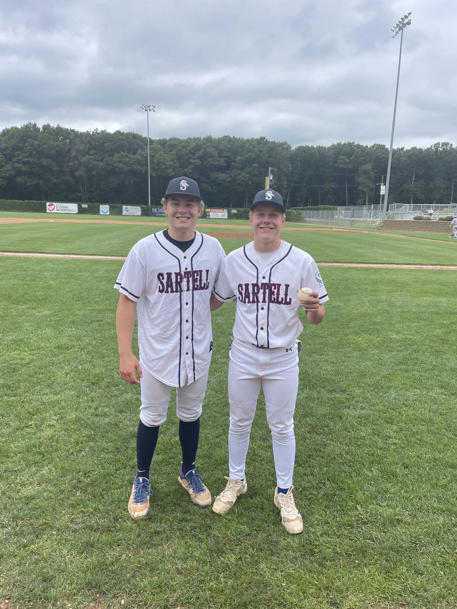 Sartell_Muskies's tweet image. Will Thompson throws 9 in the W, @BradyJ_Thompson collects first Muskie hit. ⁦@GavanSchulte⁩ 3-3 3 2B, Levi Lampert walks it off with a grand slam to end it. 15-4 over ⁦⁦@Freeportbball⁩ 8 in