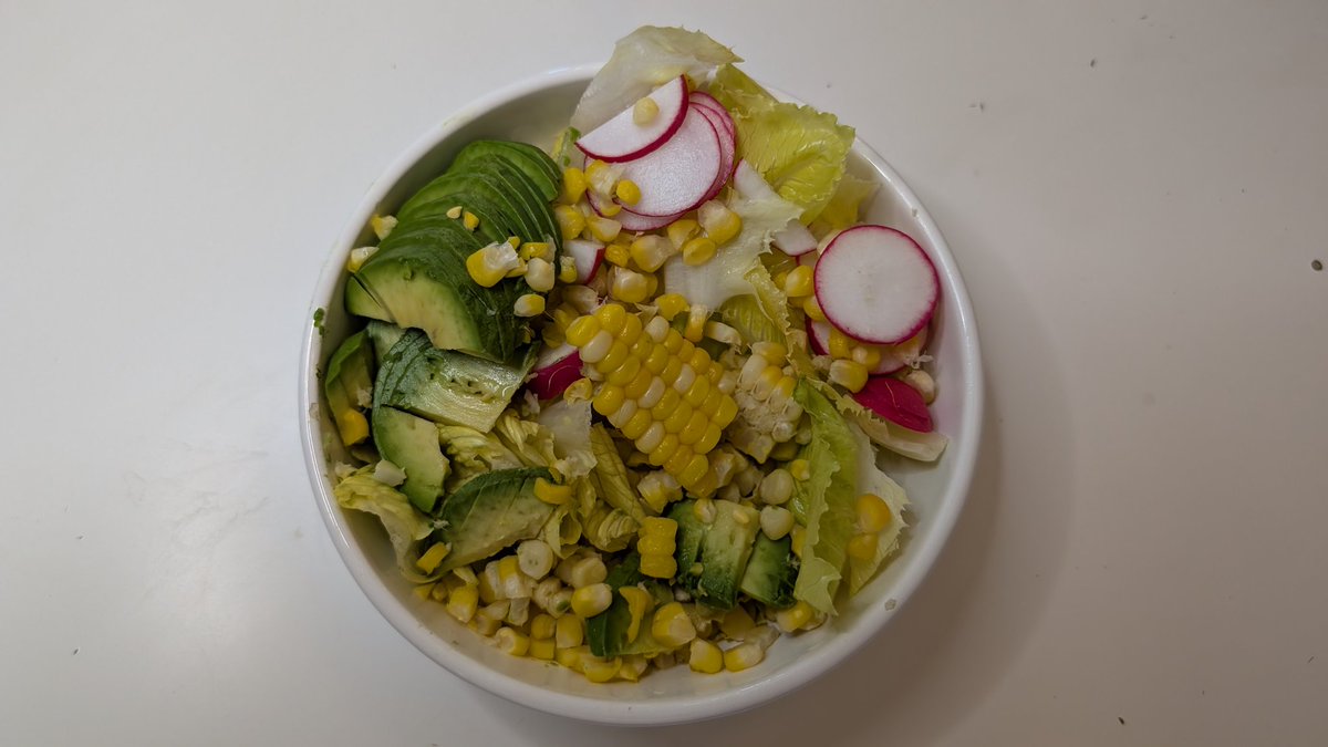 huangkm's tweet image. I love fresh on sale ingredients. I am slowly getting used to eating more veggies since it is also cheaper. Found a way to make a tasty rice paper dessert with just egg and banana. My original intent was making egg tart. But, gota used what you have!