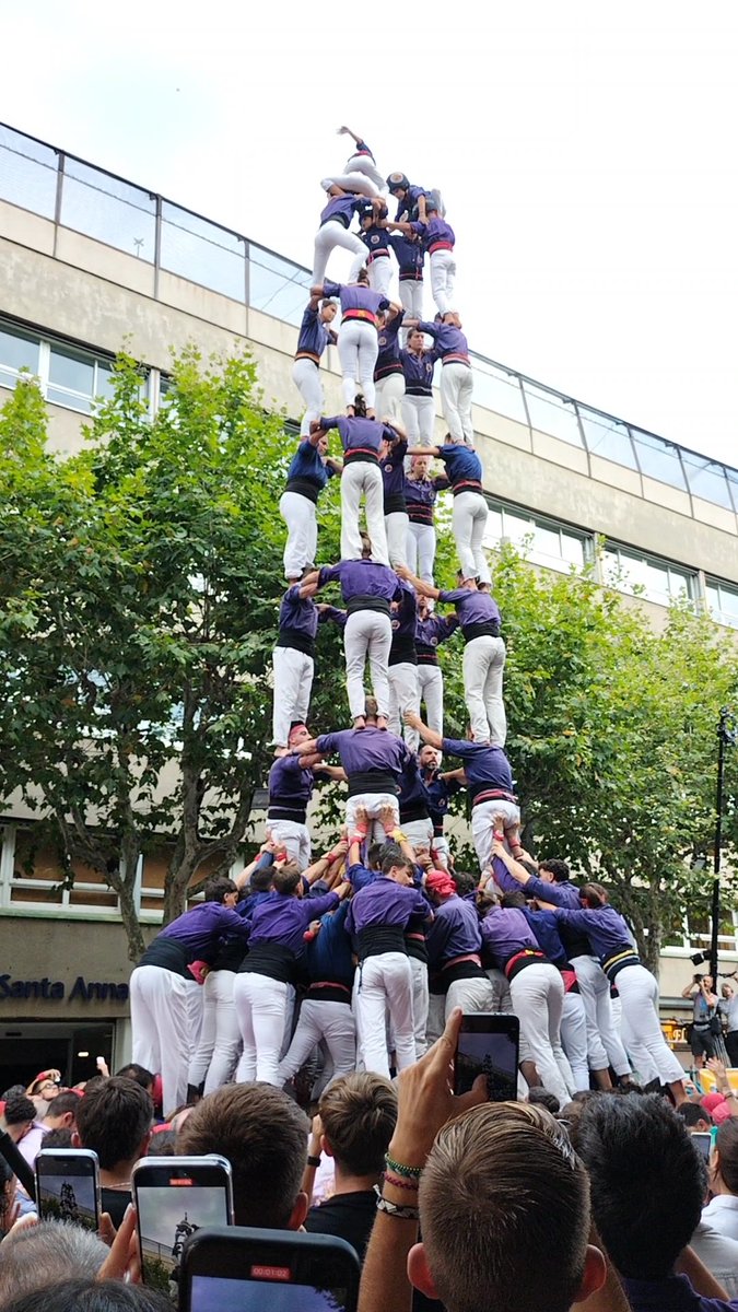 Albertagpi's tweet photo. Diada de les Santes a #Mataró amb @capgrossos @Minyons i @Verds 

#castells #castellsenxarxa #castelleres #castellers https://t.co/npOCWXFI6n