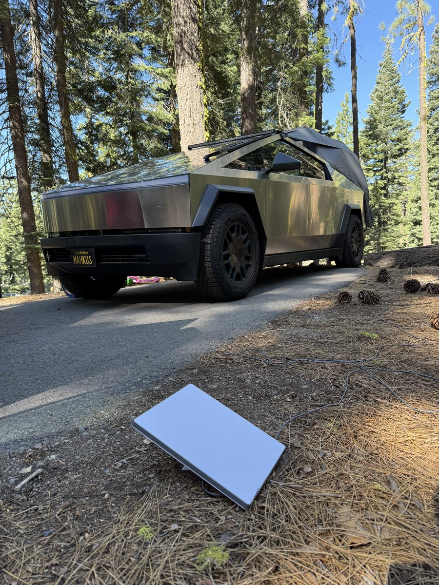 mahkusg's tweet image. Would be nice to be able to establish a "metered" wifi connection in the @tesla vehicles while camping with Starlink.
We lose connectivity with no cell service, but I want to be able to load map data or stream music. But I don't want it uploading FSD data and chewing through our…