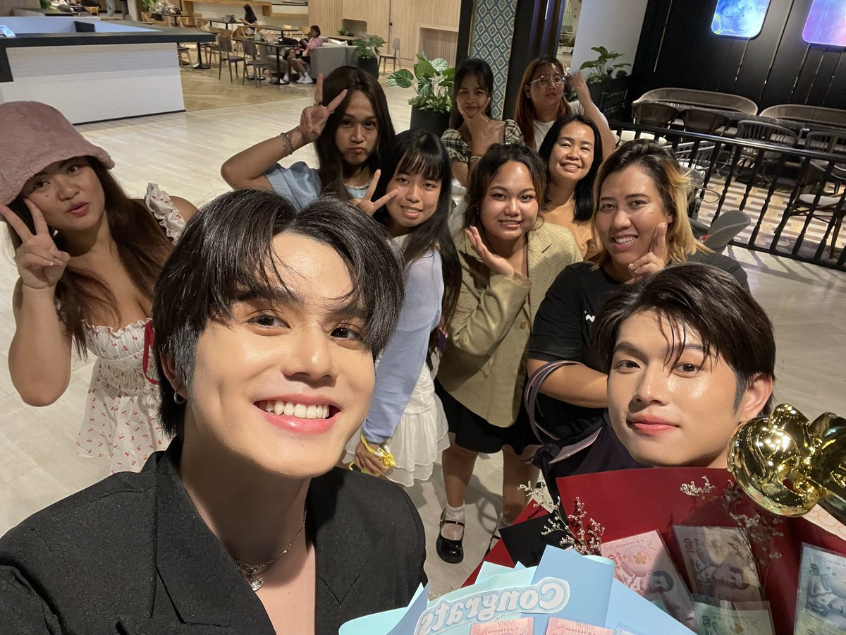 turbotbb's tweet photo. ขอบคุณ Asia Top Awards 2025 นะครับที่มอบรางวัล ศิลปินดูโอ้ดาวรุ่งให้เราสองคน ขอบคุณที่มองเห็นว่าเราเหมาะสม รางวัลนี้เป็นรางวัลแรกของเราสองคนในฐานะศิลปินคู่ Turbo4wds ขอบคุณแฟนๆทุกคนที่ซัพพอต ฝากติดตามผลงานต่อๆไปด้วยนะครับสัญญาว่าจะตั้งใจเต็มที่ เติบโตไปด้วยกันนะครับ 
#turbo4wds https://t.co/AW3sm6pqde