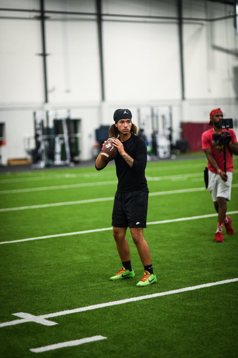 JTTheCannon's tweet image. #Driven
Staying focused, mind of a champion💪🏽🏆🏆 C/O2027
@QB_Doctor @foster_sawyer @RivalsFriedman @dctf @jmc_fam @Marchen44 @therealraygates @NorthCro_FB @CoachKPark @Coach_Bacc @Rivals @LeviSportsGuy @DMNGregRiddle @samspiegs
