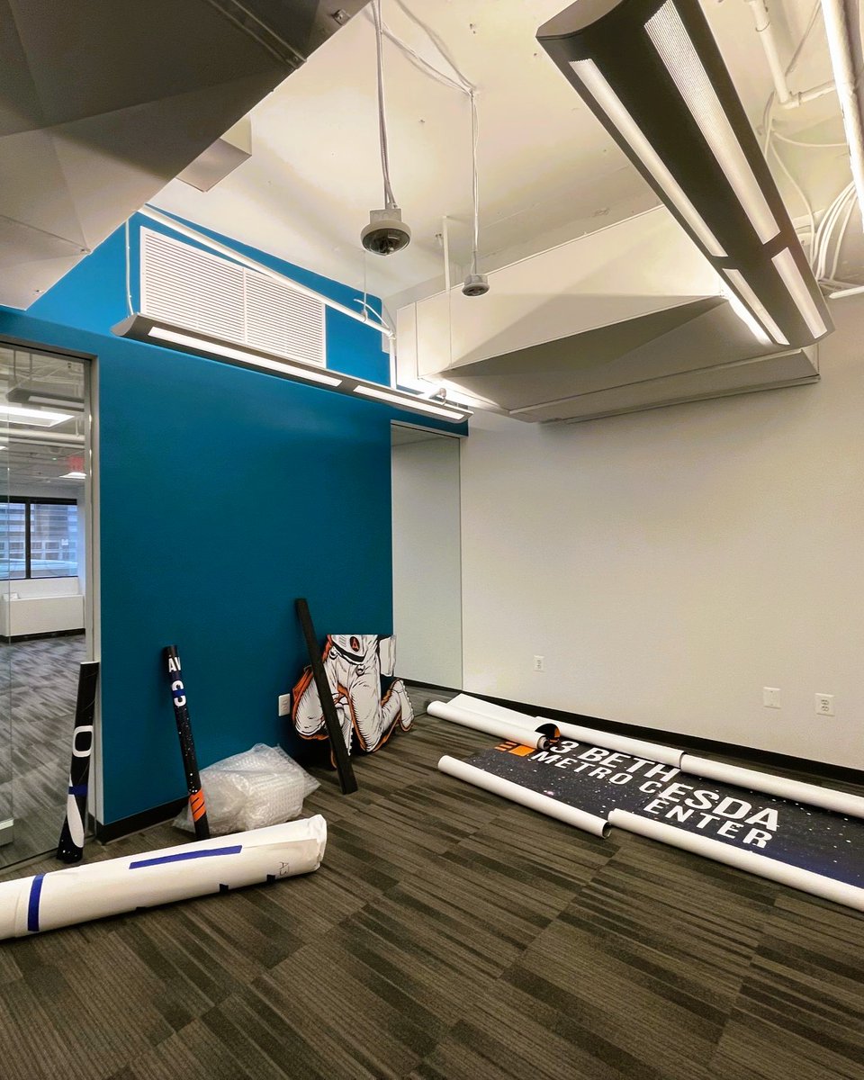 Divadisplaysinc's tweet image. 📸 Behind-the-Scenes: Wall Graphics Installation in Progress!

📞 Ready to enhance your space? Call us at 301-798-2717
🌐 divadisplays.com

#WallGraphics #InstallationInProgress #BehindTheScenes #CustomGraphics #DivaDisplays #VisualBranding