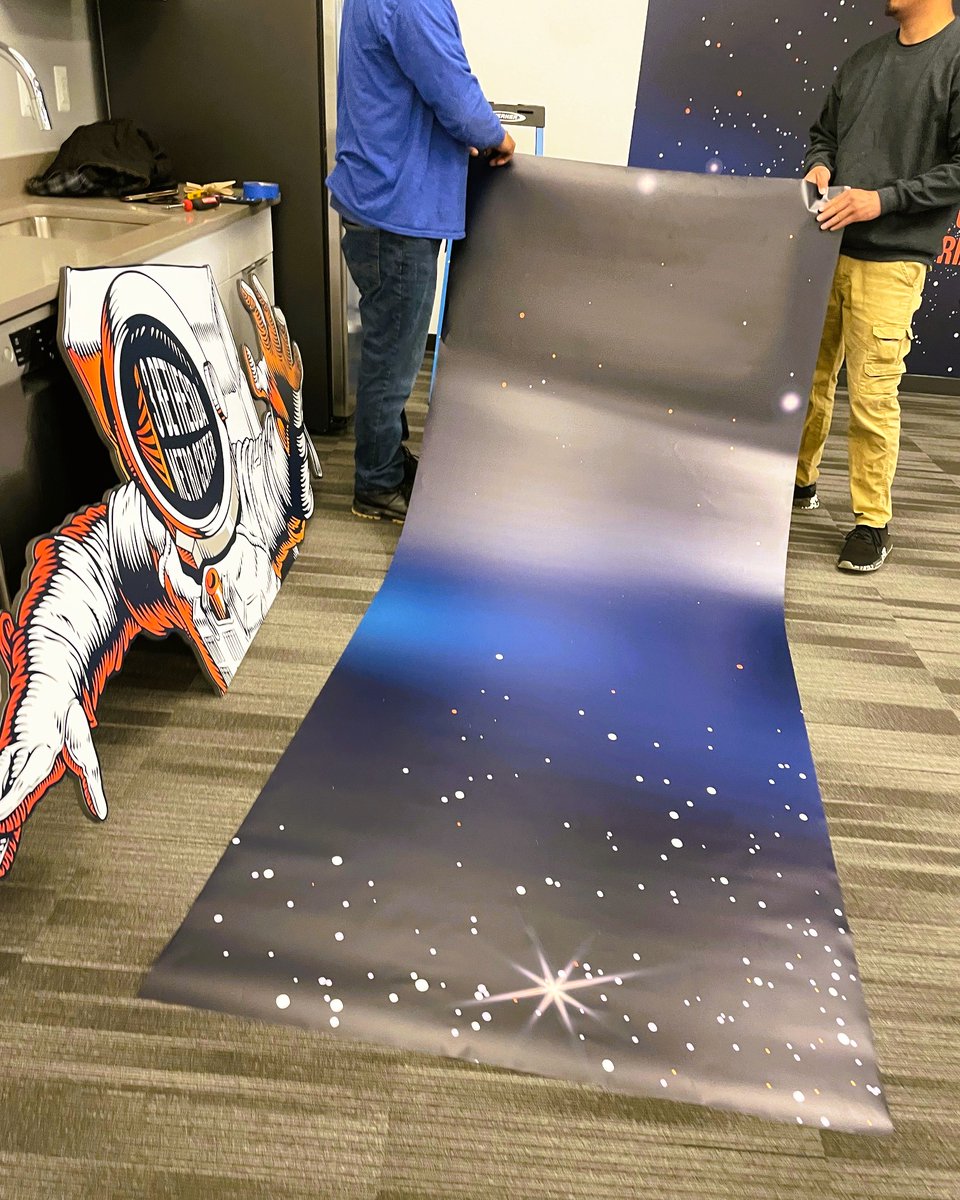 Divadisplaysinc's tweet image. 📸 Behind-the-Scenes: Wall Graphics Installation in Progress!

📞 Ready to enhance your space? Call us at 301-798-2717
🌐 divadisplays.com

#WallGraphics #InstallationInProgress #BehindTheScenes #CustomGraphics #DivaDisplays #VisualBranding