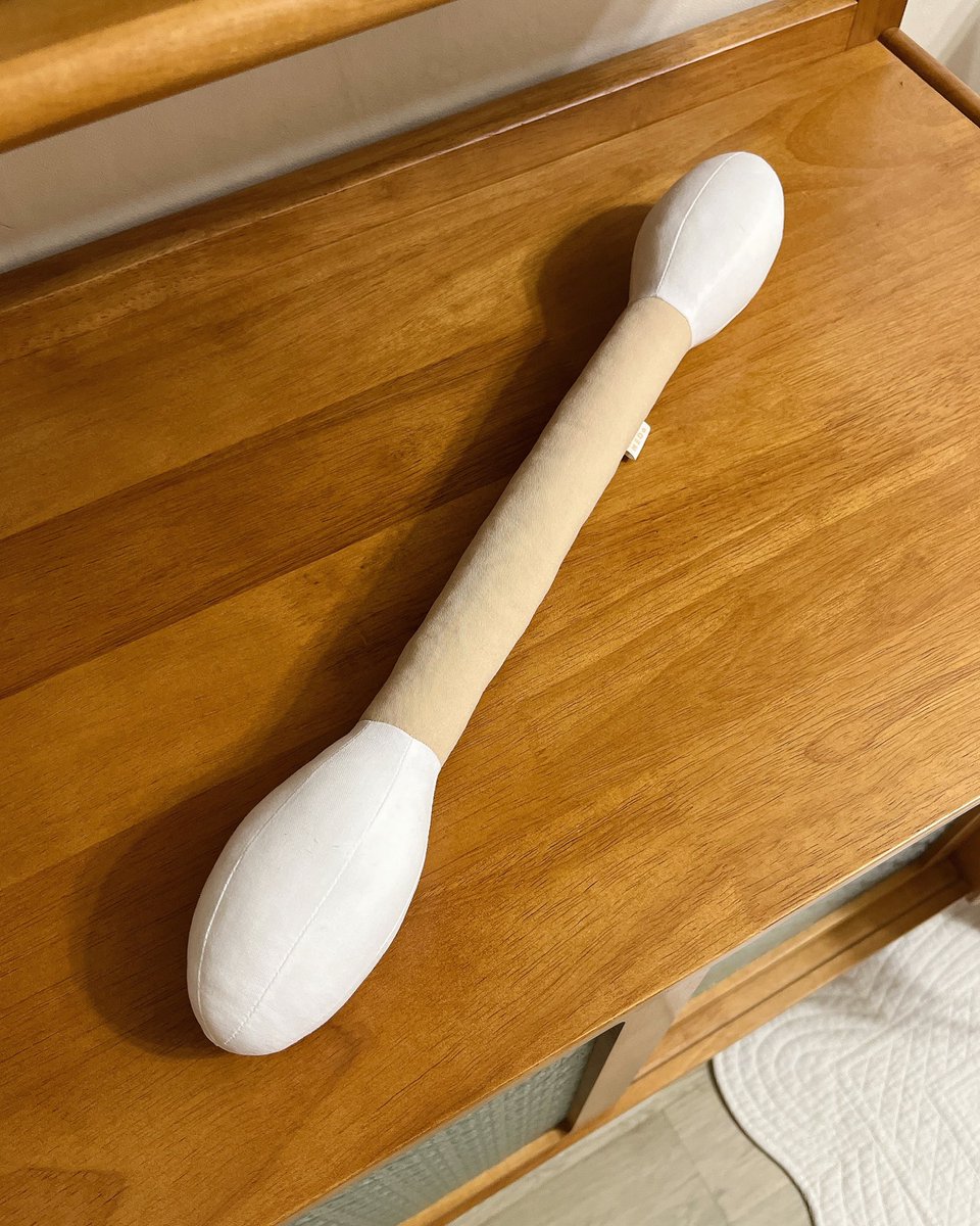 00nonamed00's tweet image. 왕면봉을 만들어보았어요. 두께는 얇지만 총길이 46센티인 왕큰 면봉입니다✨