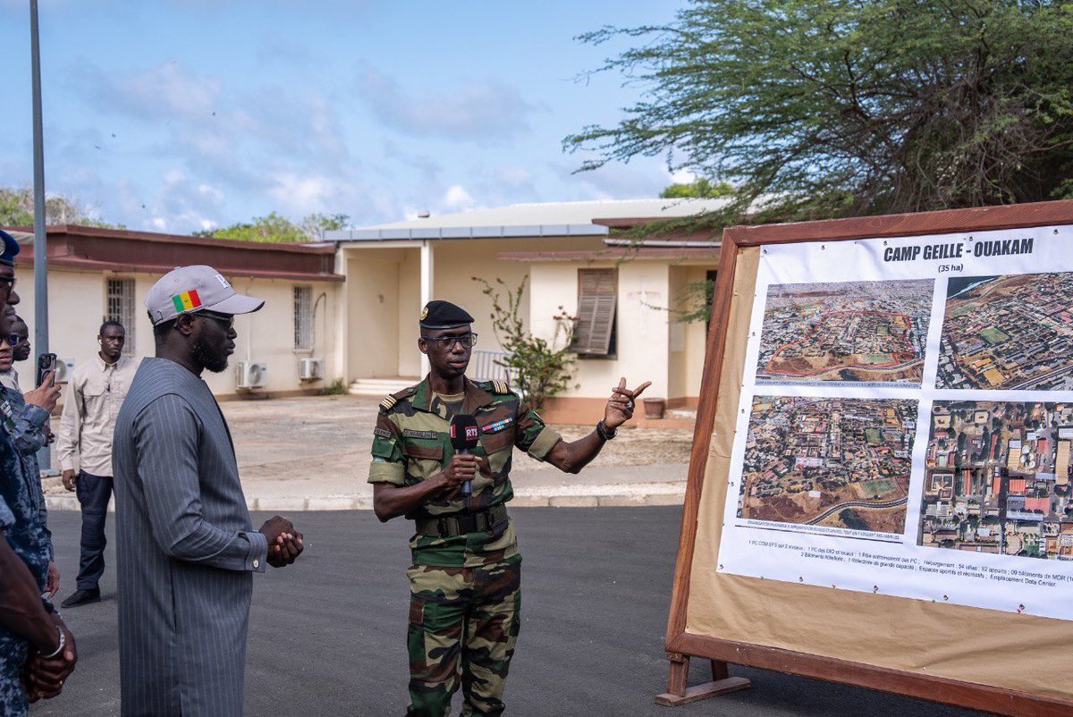 PR_Senegal's tweet image. Le Président @PR_Diomaye a visité ce matin les sites militaires anciennement occupés par les forces françaises au Sénégal, désormais restitués à notre pays dans le cadre de la reconfiguration de la coopération de défense entre le Sénégal et la France. ▶️ urls.fr/SkYTDp