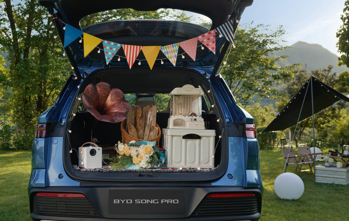 BYDCompany's tweet image. Pack more into every getaway.
BYD SONG PRO makes room for what matters. Spacious interior. Reclining seats. Fuel-efficient power. From weekend escapes to unplanned detours, it keeps things smooth, simple, and ready to roll.