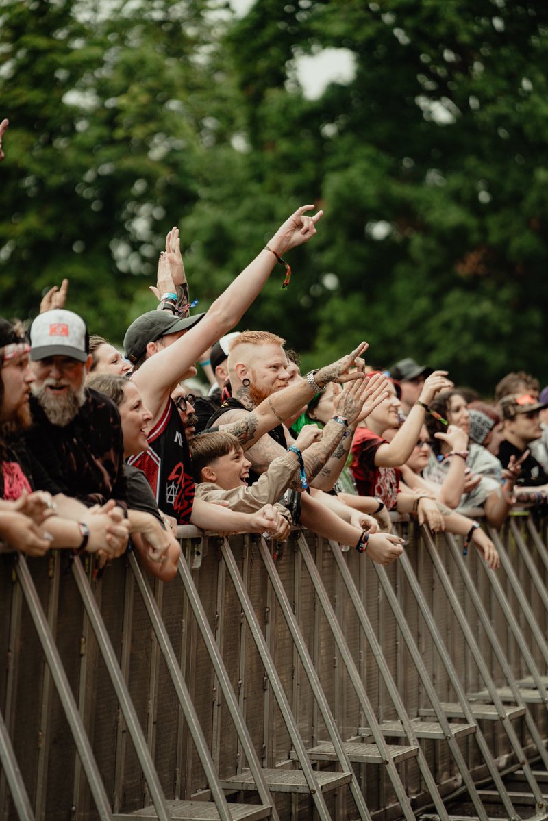 AlphaWolfCVLT's tweet image. You guys are crazy for grooving with us at Midday 😴 at a prison!!
Thank you for having us @InkcarFestival
The Summer Of Loud Tour is kicking back into action today at York, PA - York State Fair, see you at 3:40pm
P: @uglivia