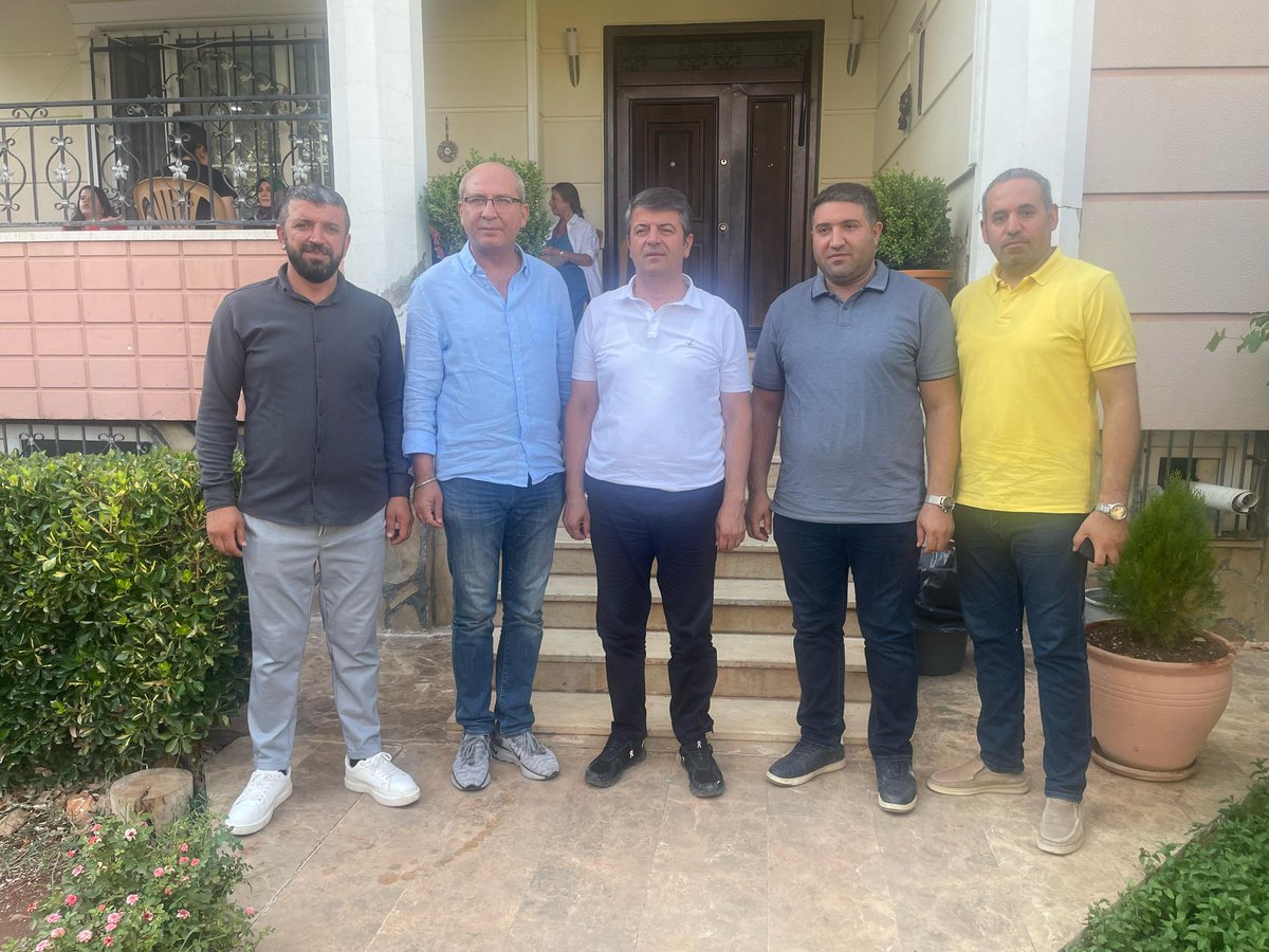 Adıyaman İGC Yönetimi olarak, görevden uzaklaştırılan Belediye Başkanı Abdurrahman Tutdere’yi evinde ziyaret ederek geçmiş olsun dileklerimizi ilettik. Deprem bölgesinde hizmetlerin aksamaması adına, en kısa sürede görevine dönmesini temenni ediyoruz.
<a href="/AdiyamanBelTR/">Adıyaman Belediyesi</a>