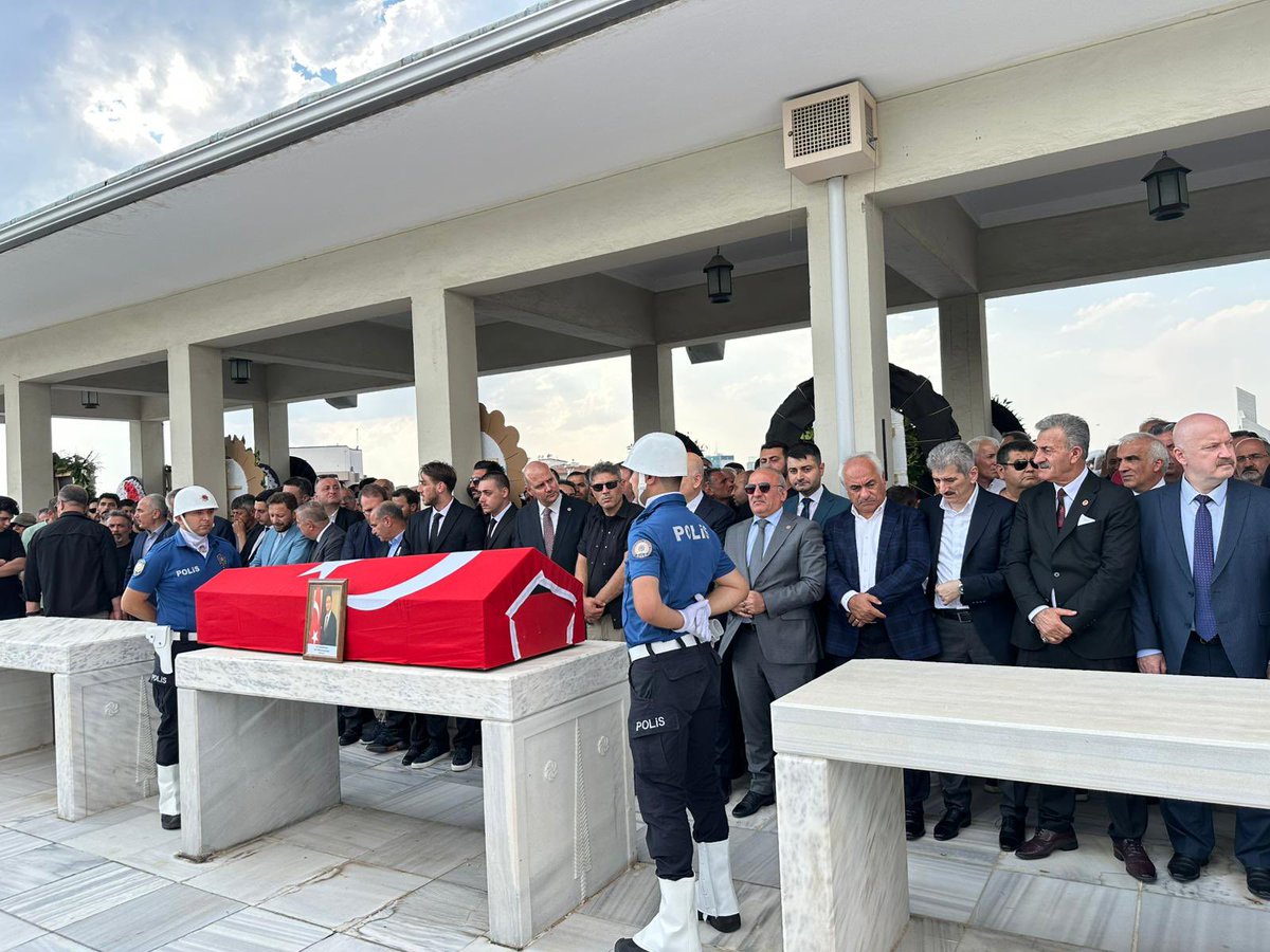 Erol Karaömeroğlu Valimizi, kardeşimizi Ankara’da Hakk’a uğurladık. 
Ruhu şâd, mekânı cennet olsun..