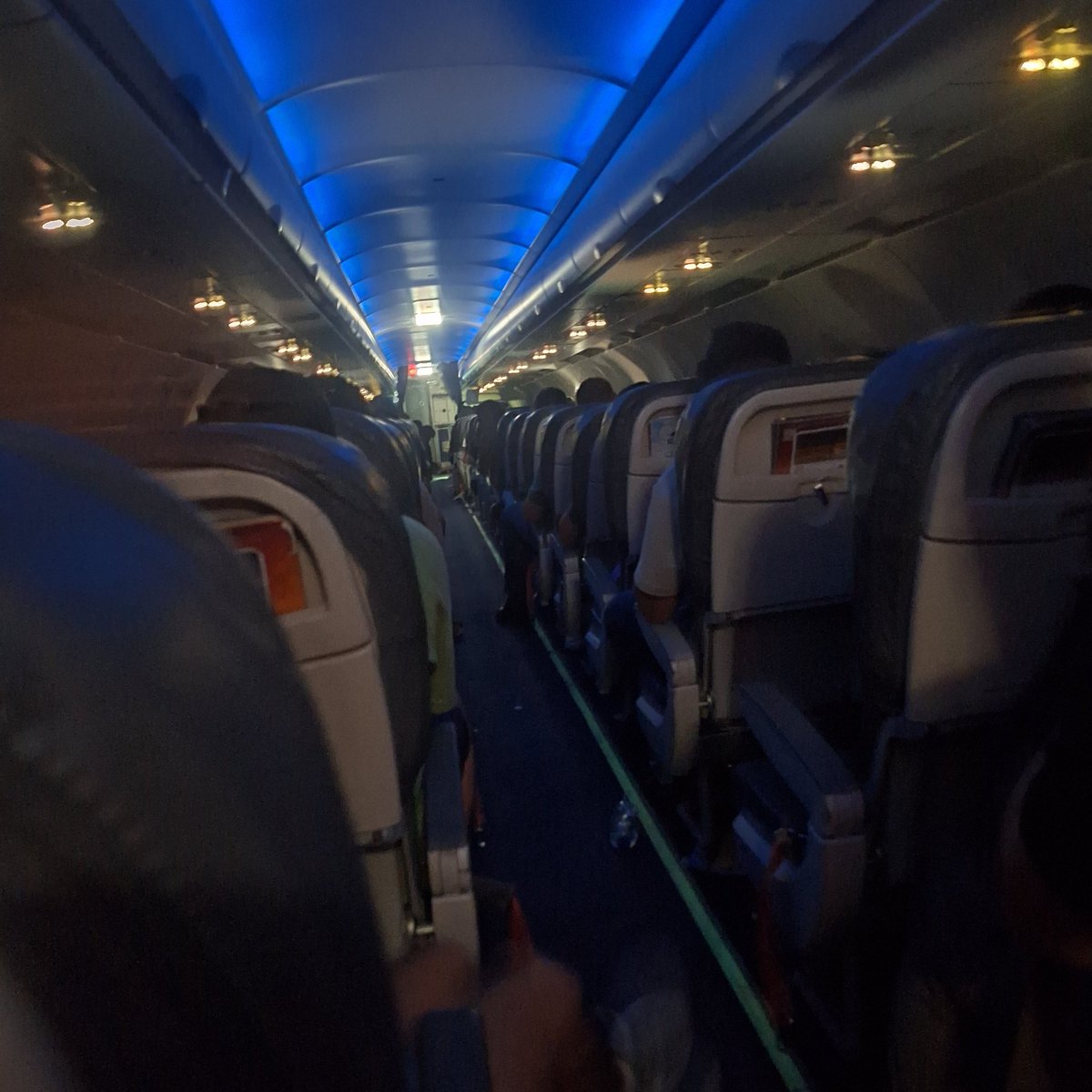 دعاء السفر

اللهم إنا نسألك في سفرنا هذا البرّ والتقوى، ومن العمل ما ترضى، اللهم هون علينا سفرنا هذا واطو عنا بعده، اللهم أنت الصاحب في السفر، والخليفة في الأهل، اللهم إني أعوذ بك من وعثاء السفر، وكآبة المنظر وسوء المنقلب في المال والأهل ..