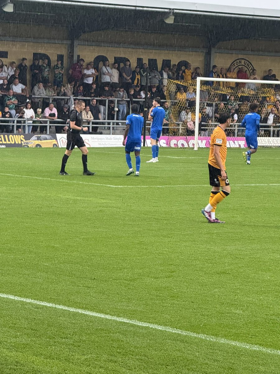 UP_THE_PILGRIMS's tweet image. Boston Utd 0-1 Peterborough Utd.
Some pictures from a very rain soaked Jakemans Community Stadium. A decent performance in tricky conditions and definitely taking positives from this performance. On to Grimsby Town on Wednesday.