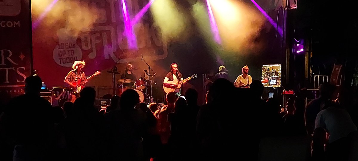 What a beautiful evening in Naperville last night - watched Android Paranoid play.  What an amazing RadioHead cover.  If you're a fan of the band, they are a MUST SEE !