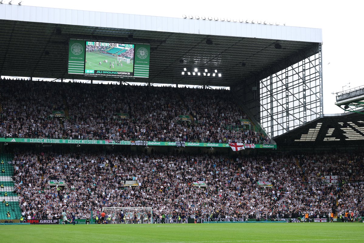 NUFC's tweet image. A massive thank you to the 10,000 Geordies who travelled to Celtic Park this afternoon for your incredible support 👏
Safe journey home. Next stop: Singapore! 🇸🇬