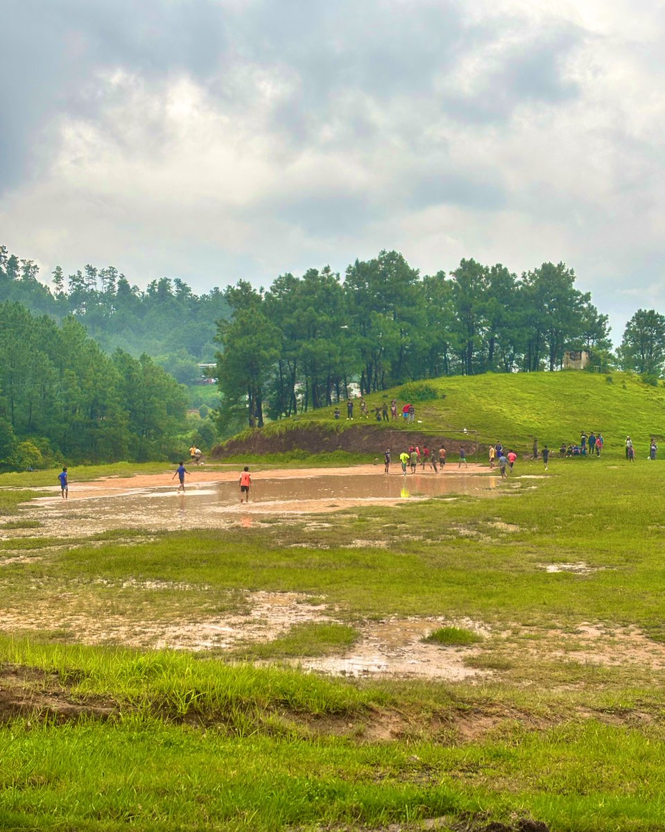 abhishekporaxar's tweet image. Another football match! This time it’s on the outskirts of the old village of Nongkhlaw! The great U Tirot Sing was the chief of Nongkhlaw! It’s such a pretty little village but barely anybody visits it.