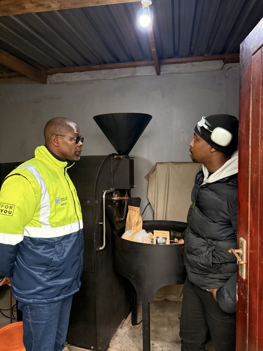 IsaacSileku's tweet image. On Mandela Day, we cycled with purpose, from @KhaltshaCycles to @sikiskoffeekafe, celebrating the local businesses that drive the Western Cape forward. By supporting local businesses, we uplift communities, create jobs, and build a stronger, more connected province. ๐ด๐พโโ๏ธโ๐ผ
