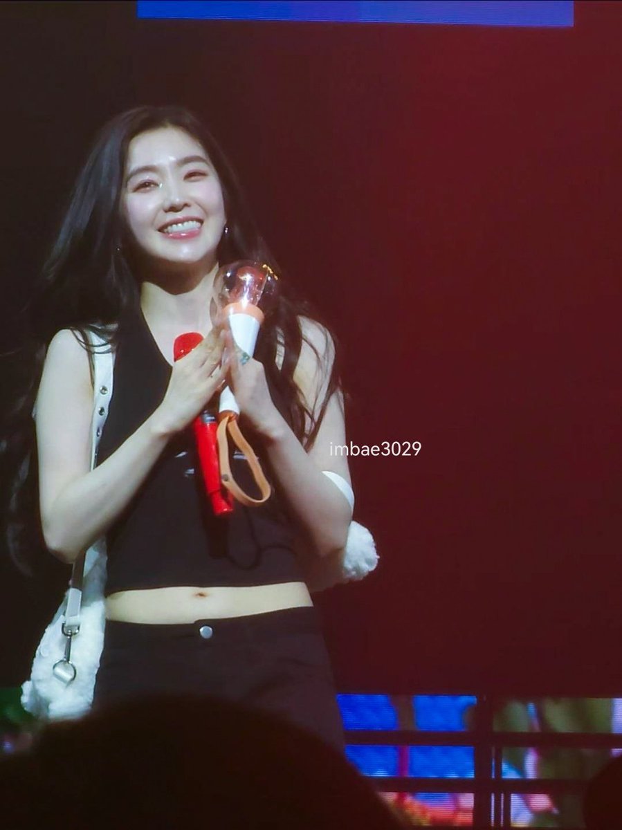imbae3029's tweet photo. นี่คือบุคคลที่ยิ้มได้น่ารักที่สุดในโลกกก🐰

#IRENE​ #아이린
#RedVelvet_IRENE_SEULGI_BALANCE_BKK https://t.co/Jw56MX3Z2O