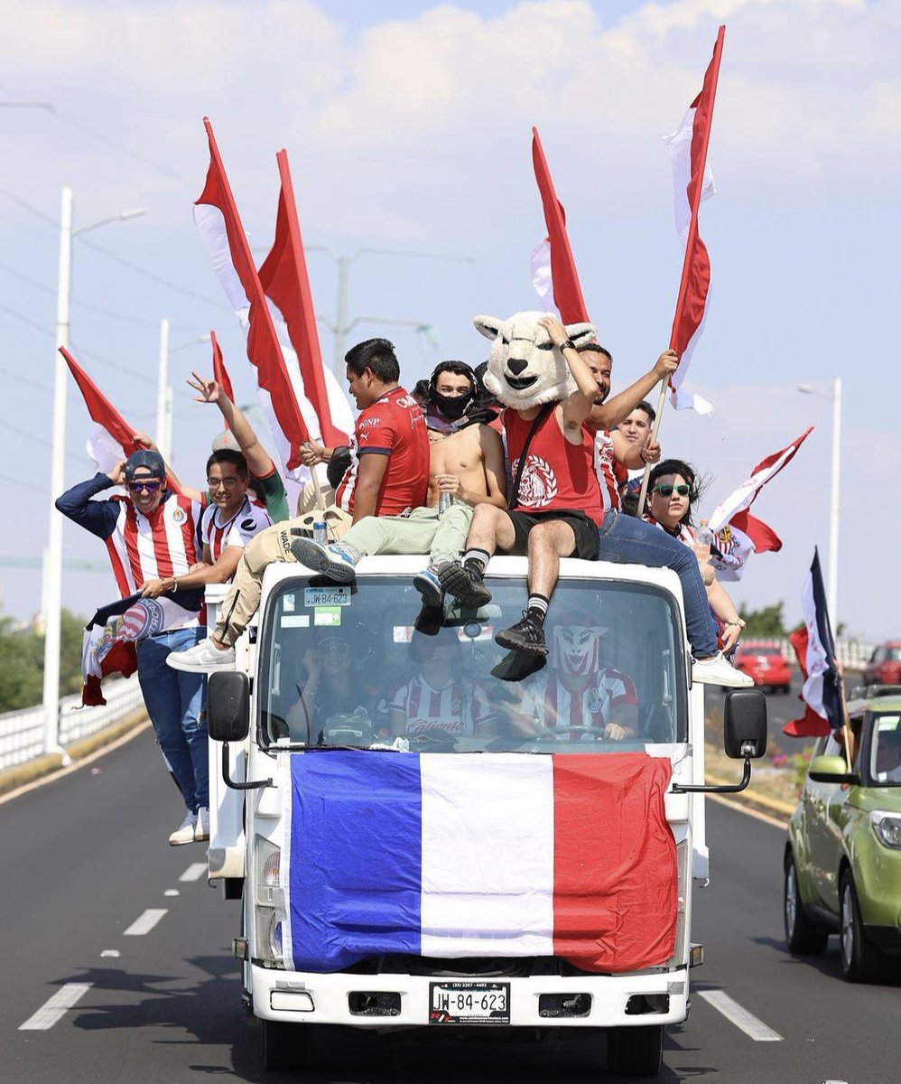 Hoy comenzamos un nuevo torneo como siempre con la esperanza de lograr el objetivo que se nos viene privando desde hace años, vamos juntos con la ilusión a tope, DE ESTOS COLORES HASTA MI ÚLTIMO DÍA 🇫🇷