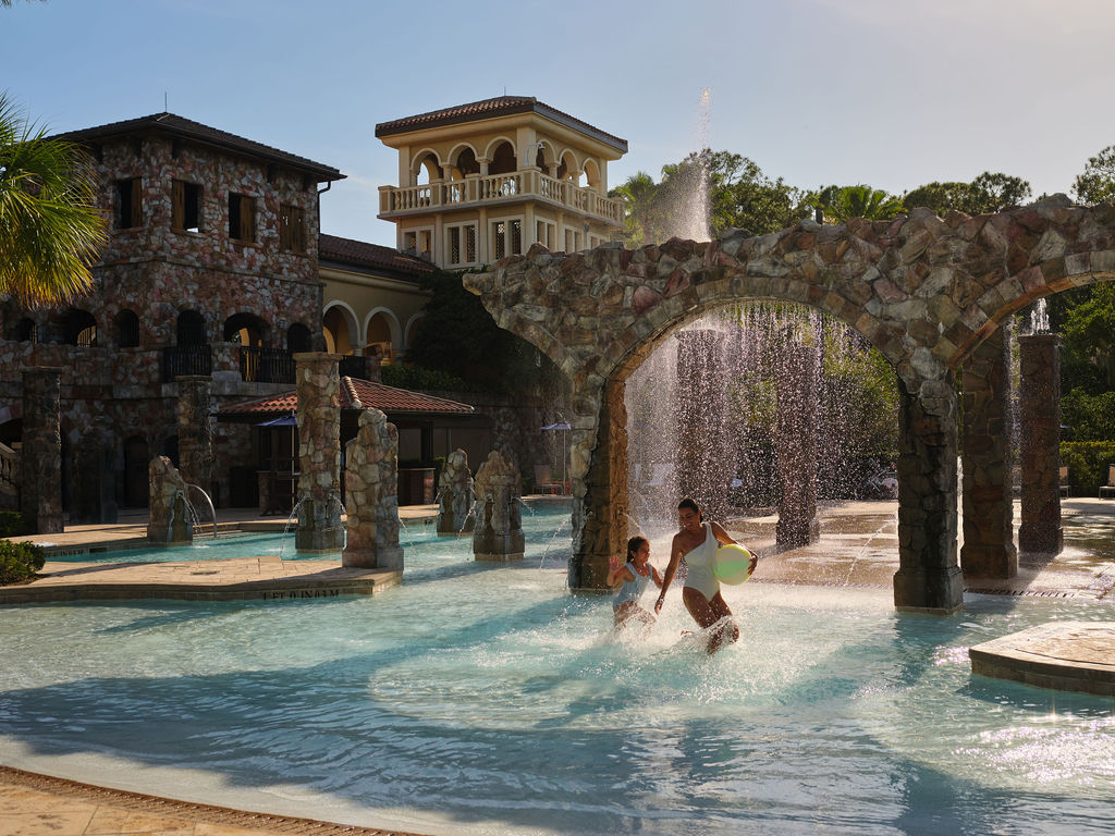 Afternoons at #FSOrlando are made for sunshine, splash pad fun, and effortless moments with the family.

#FourSeasons #FamilyTravel