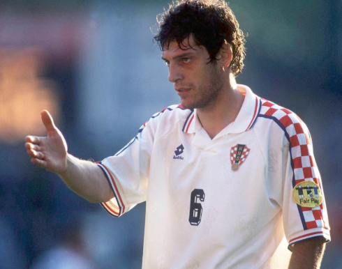 the_trawler_mag's tweet image. Just spent an incredibly enjoyable hour chatting to Slaven Bilic. What a man. You can see what he had to say in issue one of The Trawler.
Just one more interview left to do now and then everyone for our debut issue is in the bag!