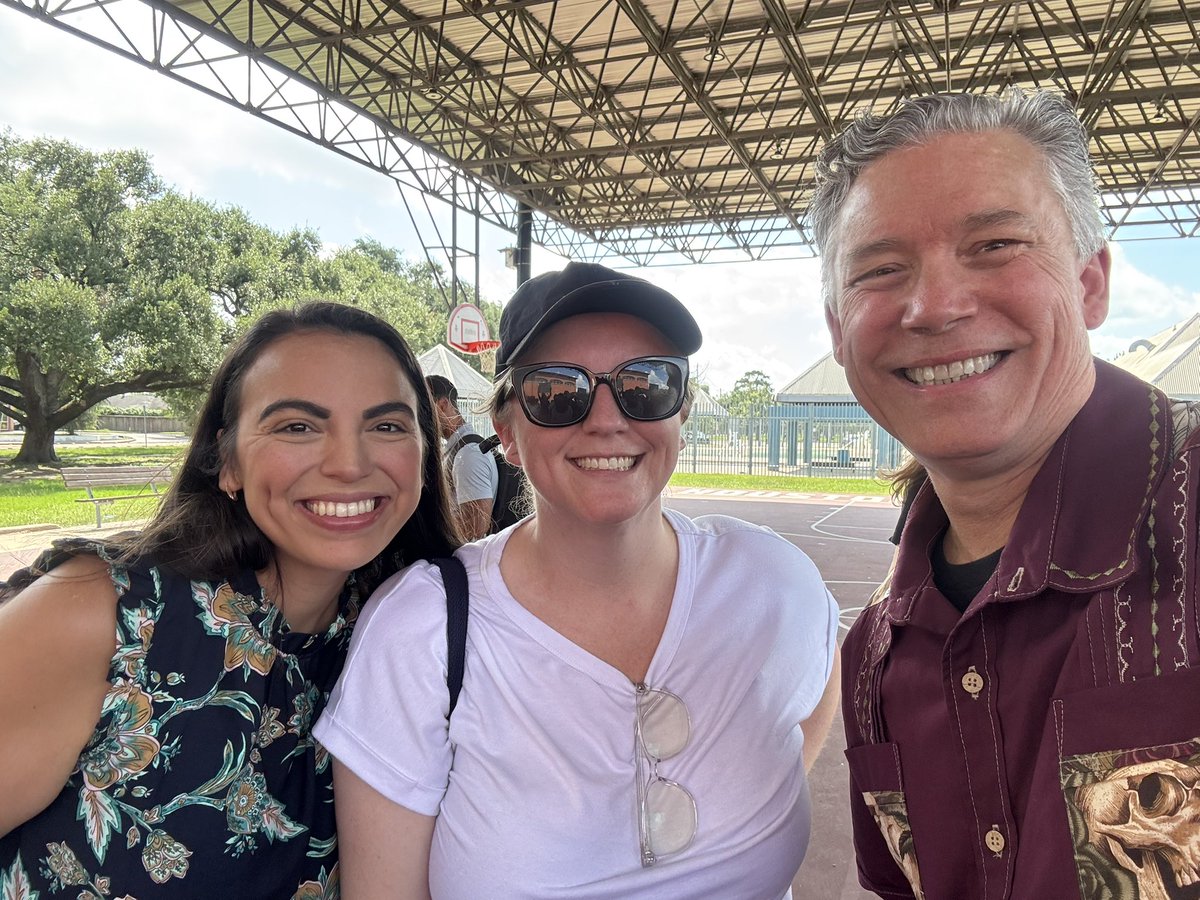 JaworskiForTX's tweet image. Great turnout this morning in CD29 at Joe Moody Park in the fabulous Texas heat to blow the whistle and turn up the heat on the illegal, unfair and unconstitutional redistricting ORDERED by Donald Trump to his Texas puppet, Greg Abbott.
They say Greg Abbott is invincible. They…