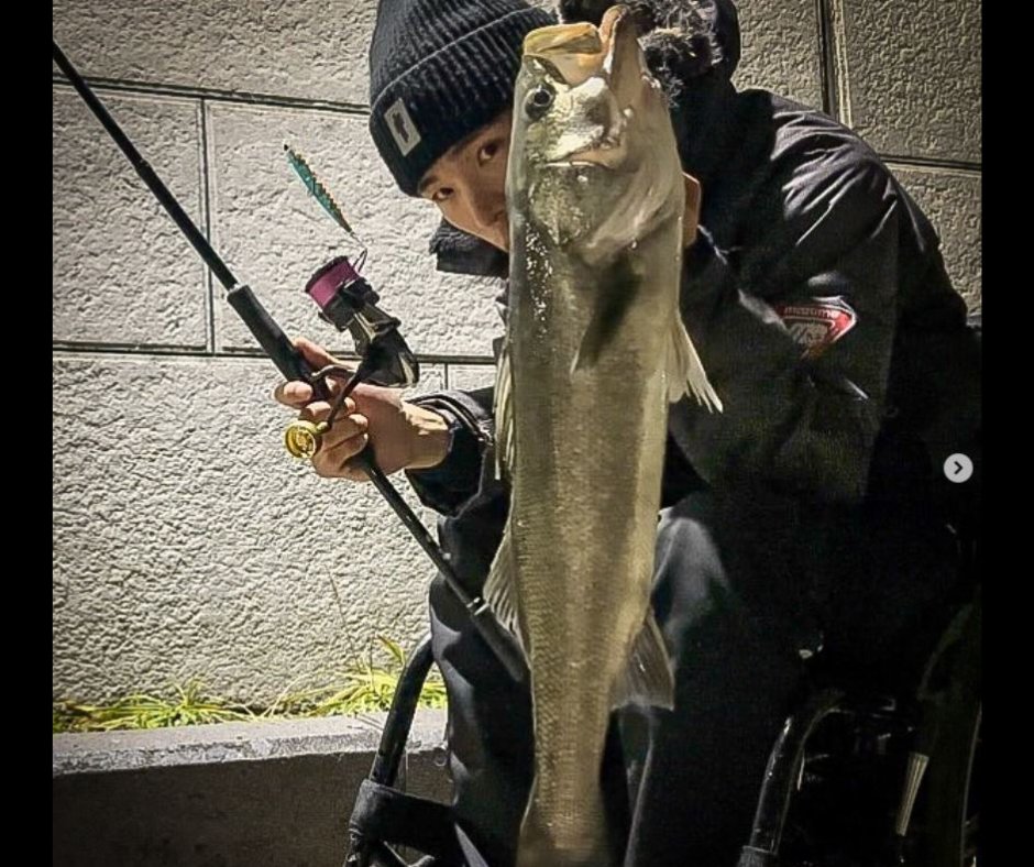 SPINALpedia's tweet image. Kirin, a paraplegic and avid fisherman from Japan, catching a bass last January in Tokyo Bay. He's currently studying trout. Follow him on IG at
instagram.com/sit_fishing/
#wheelchairfishing #spinalcordinjury #TokyoBay