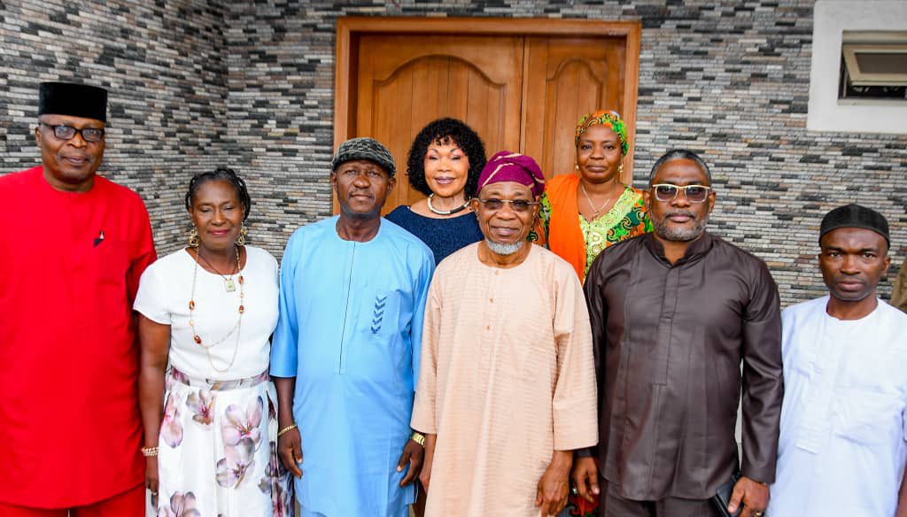 raufaregbesola's tweet image. I had the pleasure of receiving the party executives of the African Democratic Congress (ADC) in Lagos today. Led by the Chairman, Engr. George Ashiru, the delegation paid me a courtesy visit, during which we exchanged views on the future of inclusive political leadership and…