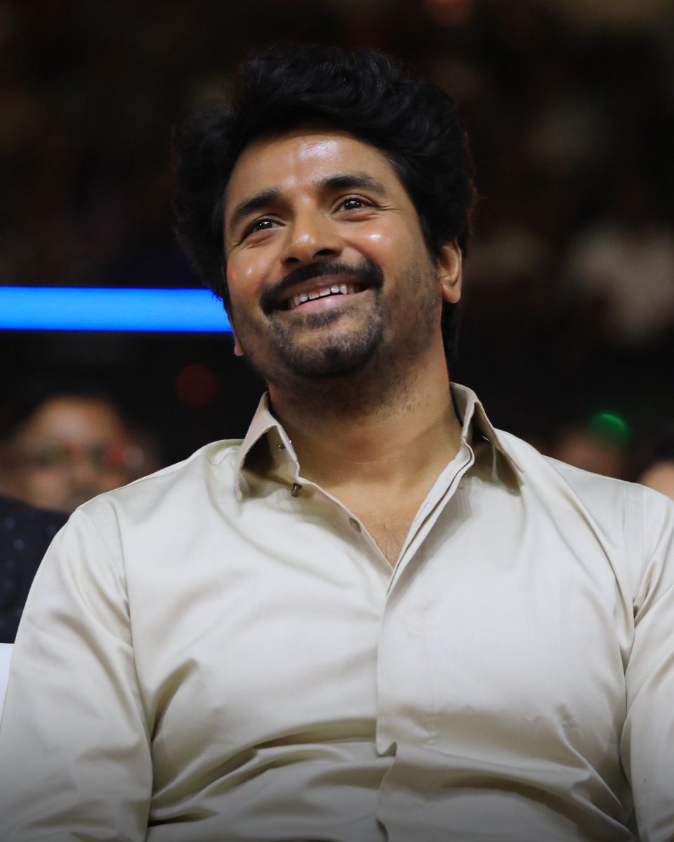 Our #SK <a href="/Siva_Kartikeyan/">Sivakarthikeyan</a> annan at the #AanandhaYaazhai event 😊